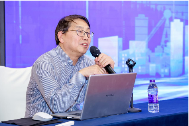 李文輝院長(zhǎng)獲聘湖南省產(chǎn)業(yè)集群高級(jí)專家，暢談湖南省集群培育工作三個(gè)“全國(guó)之首”